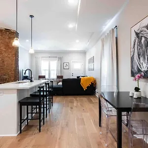 Newly Renovated 3 Bedroom Shelby Park **free Parking** Holiday home